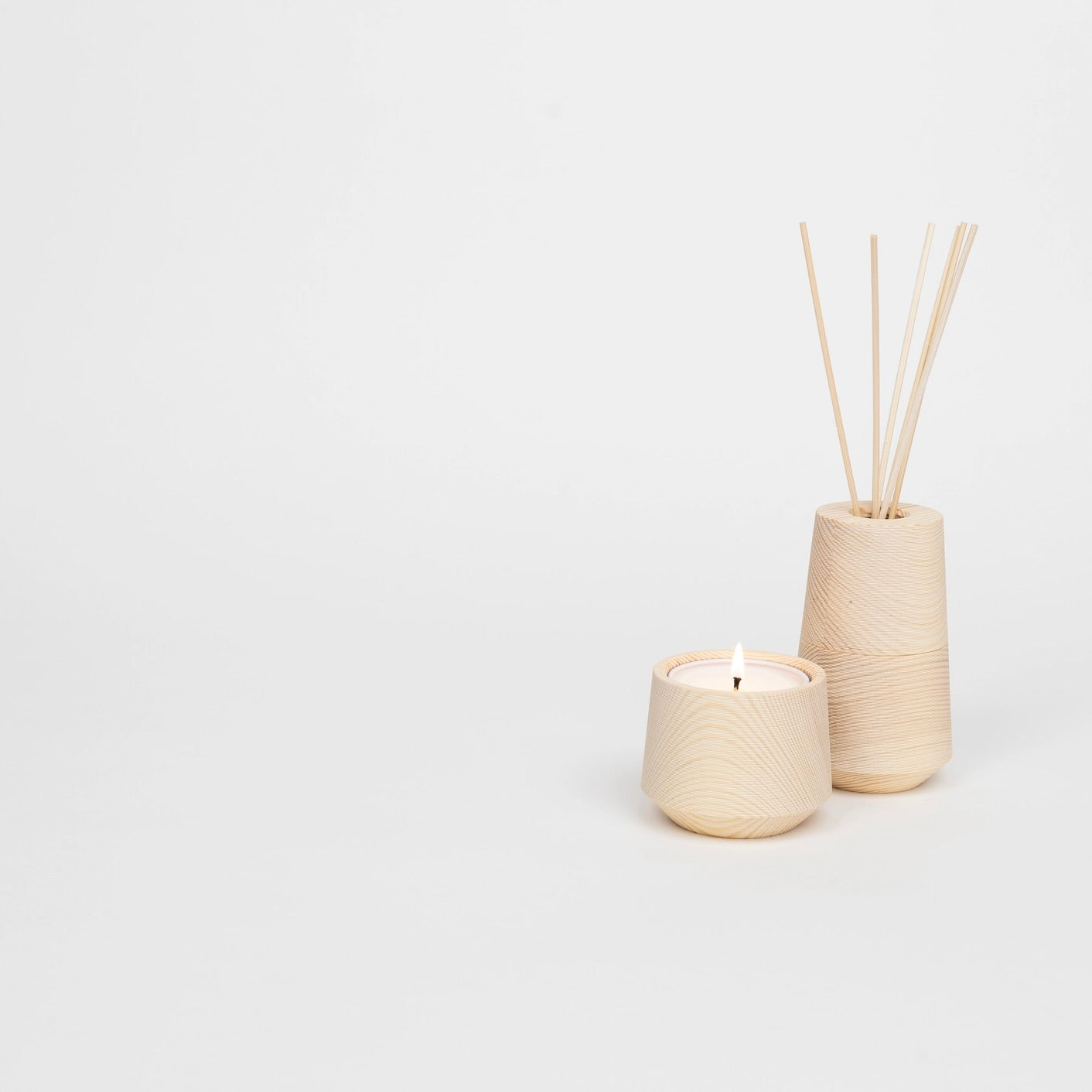 Hetkinen Pine Candle Vessel + Metsä Candle – Godshot studio