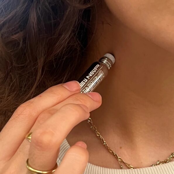 Bleu Nour Neon Violette Perfume Oil 6ml - Image 3