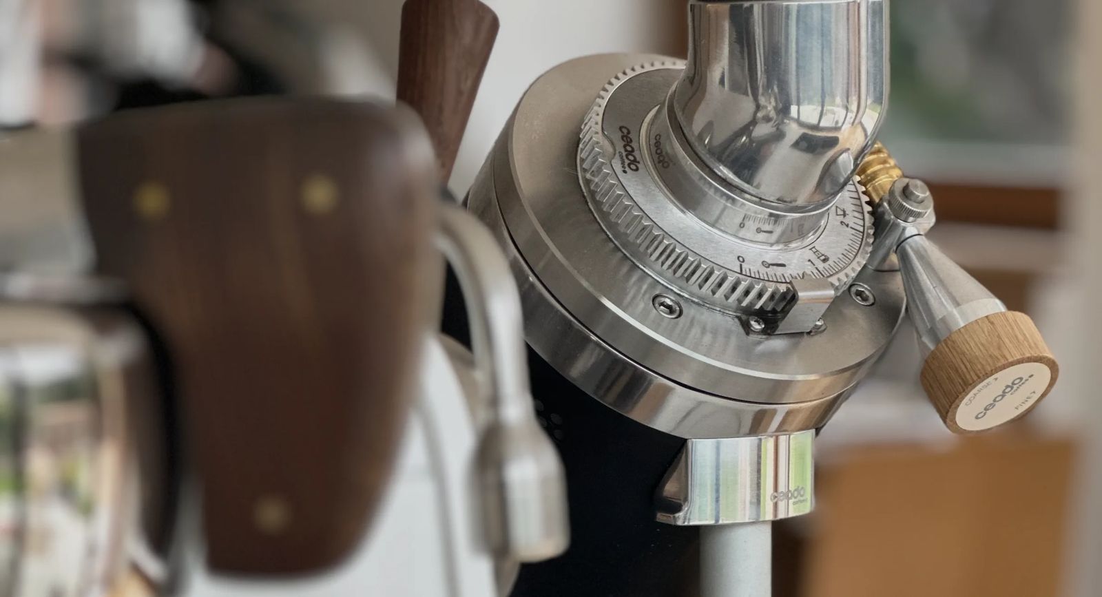 Homepage top banner – coffee grinder